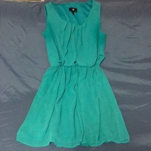 Size L sleeveless dress